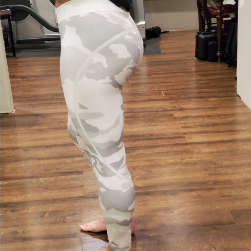 Better Bodies White Camo leggings size medium - Picture 3 of 15